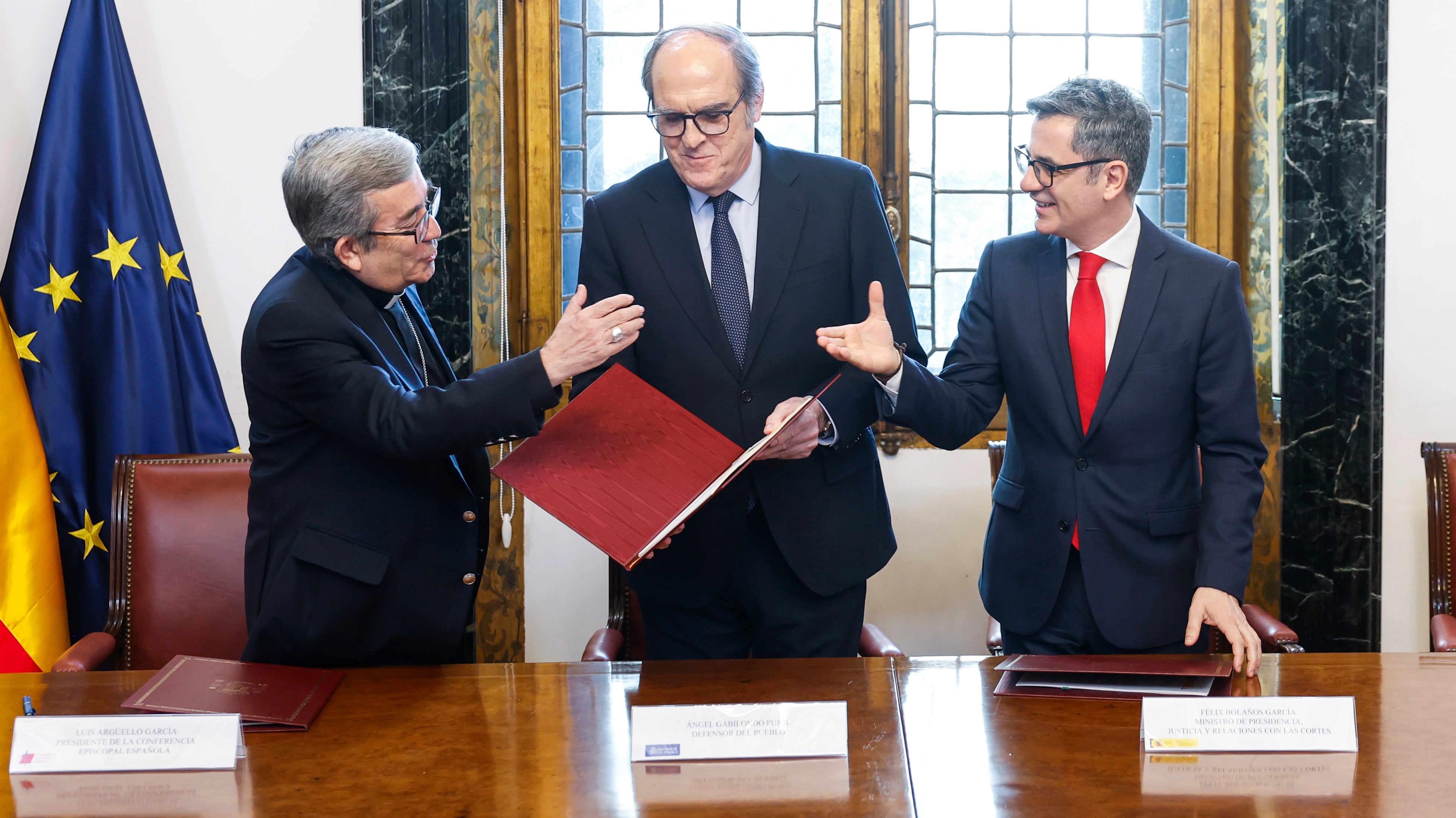 La Iglesia y el Gobierno firman el protocolo para indemnizar a las víctimas de pederastia, sin incluir “baremos ni cantidades económicas” 