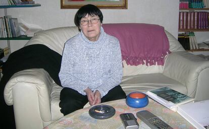 Agota Kristof, en su casa de Neuchâtel (Suiza), durante una entrevista concedida a EL PAÍS en 2007.