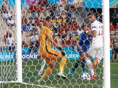 Ferran Torres anota el cuarto gol de La Roja.