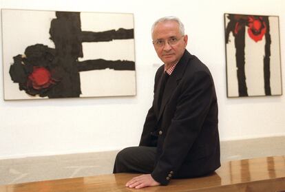 El pintor Luis Feito, en el Museo Reina Sofía de Madrid, en 2002.