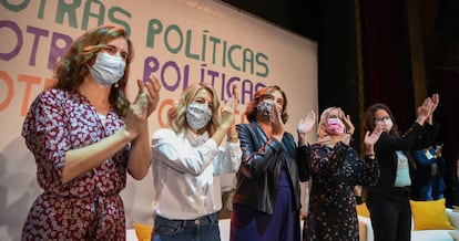 La portavoz de Más Madrid, Mónica García; la vicepresidenta del Gobierno, Yolanda Díaz; la alcaldesa de Barcelona, Ada Colau; la portavoz del Movimiento por la Dignidad y la Ciudadanía en Ceuta, Fátima Hamed Hossain; y la vicepresidenta de la Generalitat Valenciana, Mónica Oltra.