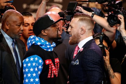 Mayweather y McGregor escenificaron así su cara a cara en la previa a su pelea el próximo 26 de agosto.