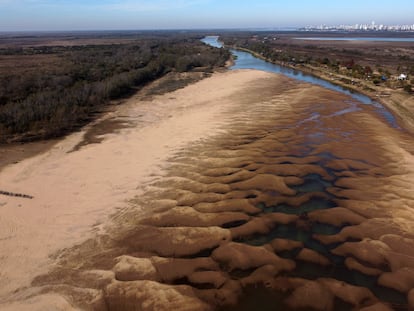 Vista aérea del Río Paraná en Rosario, Argentina, el pasado 4 de julio.