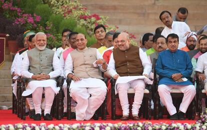 El primer ministro indio, Narendra Modi, a la izquierda, antes de la ceremonia de toma de posesión este jueves en Nueva Delhi.