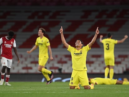 Los jugadores del Villarreal celebran sobre el césped del Emirates el pase a la final de la Europa League este jueves.
