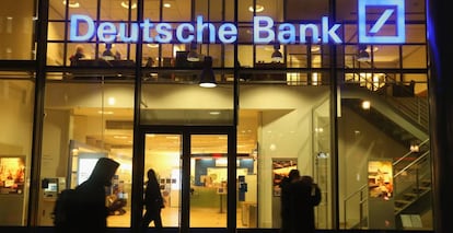 Sucursal de Deutsche Bank en Berl&iacute;n (Alemania).