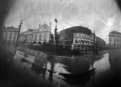 Las valencianas también apuntaran su lata dirección a un día lluvioso en Londres. Una fotografía puede tomar un minuto para ser tomada.