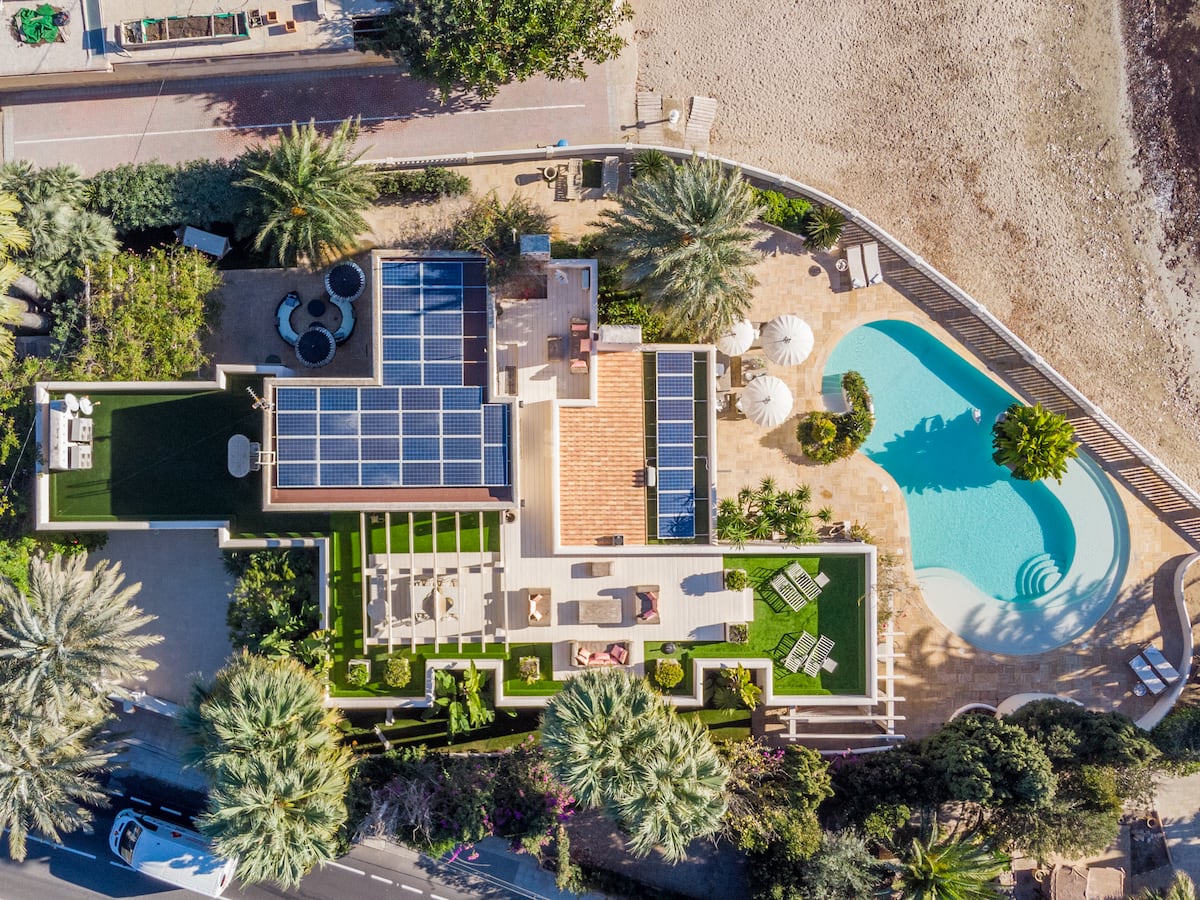 Las tres casas de la semana un lujo a pie de playa en la Costa Blanca