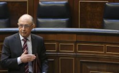 El ministro de Hacienda y Administraciones P&uacute;blicas, Crist&oacute;bal Montoro, la sesi&oacute;n de control al Gobierno hoy en el Congreso de los Diputados.