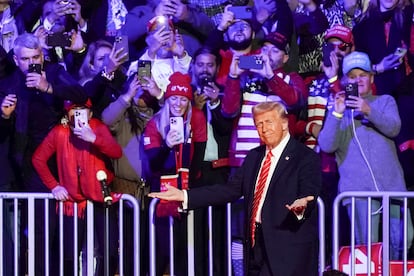 Donald Trump, presidente electo de Estados Unidos, durante el mitin en el Capital One Arena, este domingo en Washington D.C.