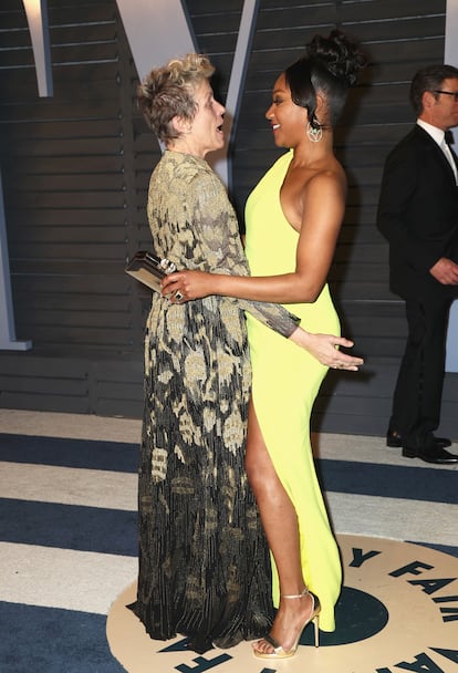 Dos de las grandes protagonistas de la noche, Frances McDormand y Tiffany Haddish.