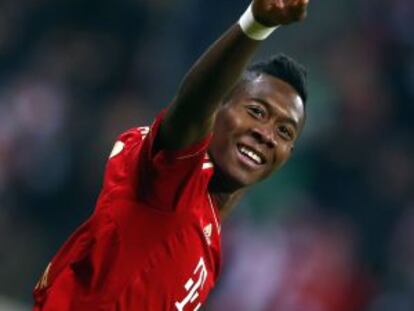 Alaba celebra un gol ante el Schalke 04