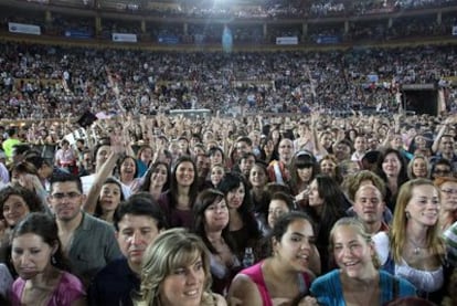 Un aspecto del público que acudió al concierto de Alejandro Sanz en Córdoba.