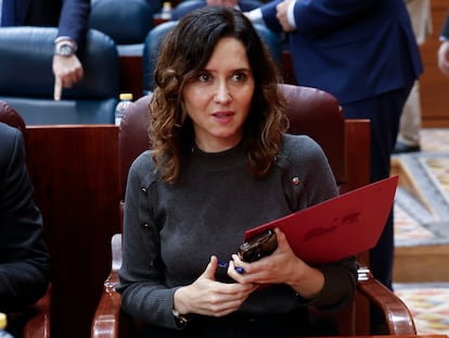 La presidenta de la Comunidad de Madrid, Isabel Díaz Ayuso, durante un pleno de la Asamblea de Madrid