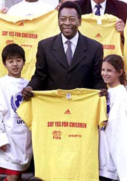 Pelé presentó la alianza entreUnicef y la FIFA, ayer en Nueva York.