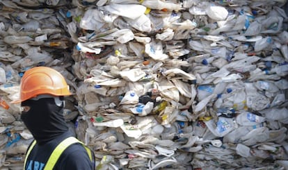 Toneladas de plásticos en Malaisia procedentes del países ricos. 