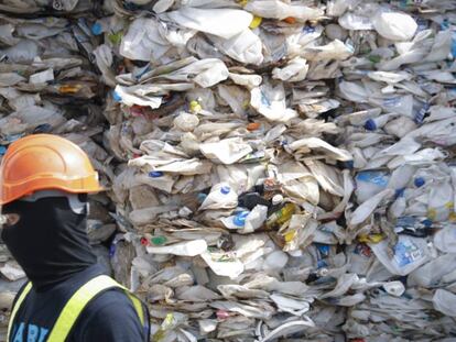 Toneladas de plásticos en Malaisia procedentes del países ricos. 