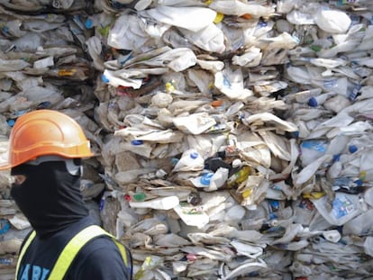 Toneladas de plásticos en Malaisia procedentes del países ricos. 