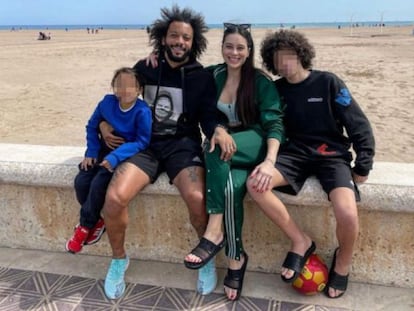 La Generalitat Valenciana sancionará con una multa de hasta 600 euros al jugador del Real Madrid Marcelo por saltarse las restricciones y viajar a Valencia, donde se fotografió con su familia en la Malvarrosa.