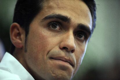Contador, durante la conferencia en la que dio explicaciones tras su positivo.