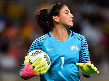 Torcedores brasileiros provocaram goleira americana Hope Solo. 