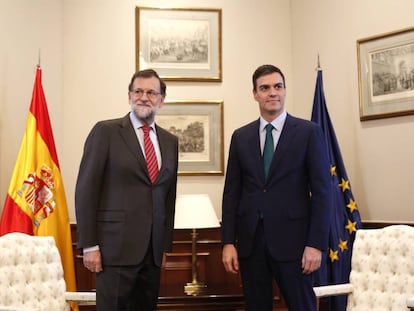 Reunion de Mariano Rajoy y Pedro Sanchez en el Congreso el 12 de febrero.