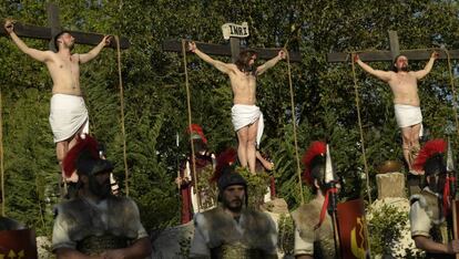 Molts municipis recreen la vida i la mort de Jesús durant la Setmana Santa.