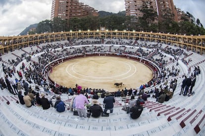 Primera corrida de la temporada taurina en Bogotá con una plaza medio vacía.