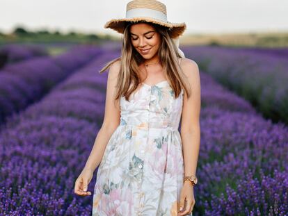 El vestido floral es una prenda ideal para el verano. GETTY IMAGES.