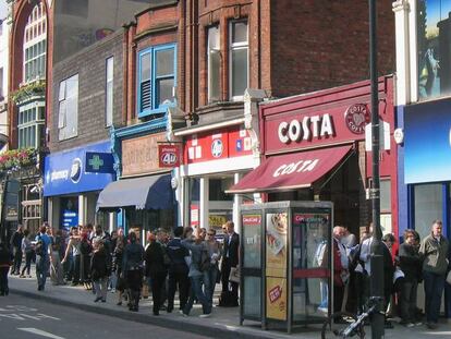 Tienda de O2 en una calle de Londres.