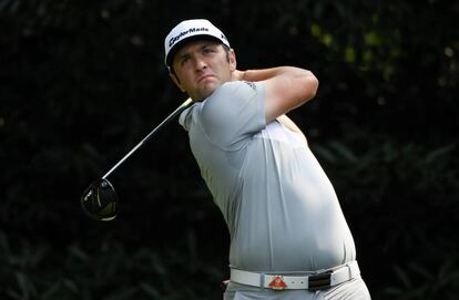 Jon Rahm, tras dar un golpe con el driver.