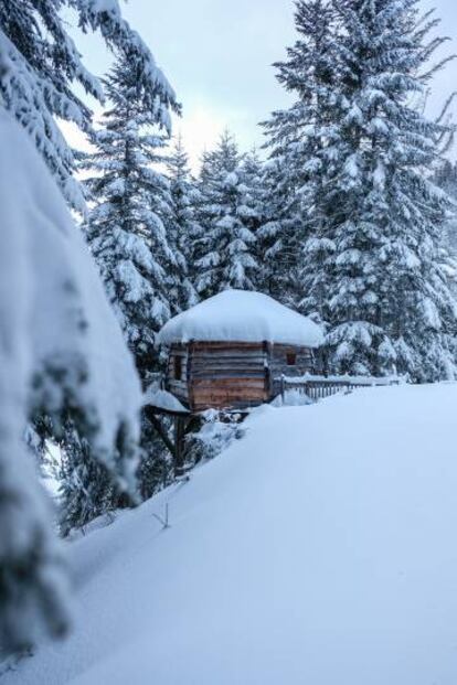 Una de las cabañas en los árboles Perchées des Pyrénées, en el valle de Campan (Pirineo francés).