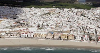 Vista a&eacute;rea del pueblo de Barbate.