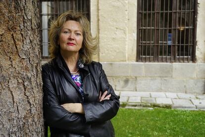 Angela Brady, retratada en el claustro del IE de Segovia.