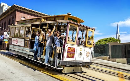 Un tranvía por las calles de San Francisco (EE UU).