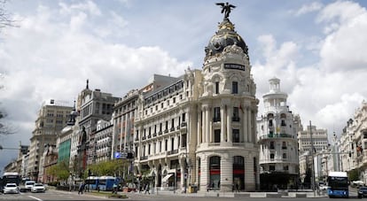 El edificio Metrópolis, en la confluencia de la calle de Alcalá y la Gran Vía madrileña.