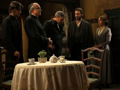 Protagonistas de la serie de Antena 3 'El secreto de Puente Viejo'.