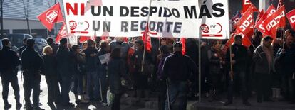 Concentración de funcionarios frente a la Asamblea de Madrid.