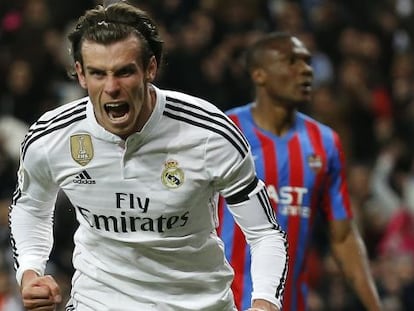 Bale celebra uno de sus goles.