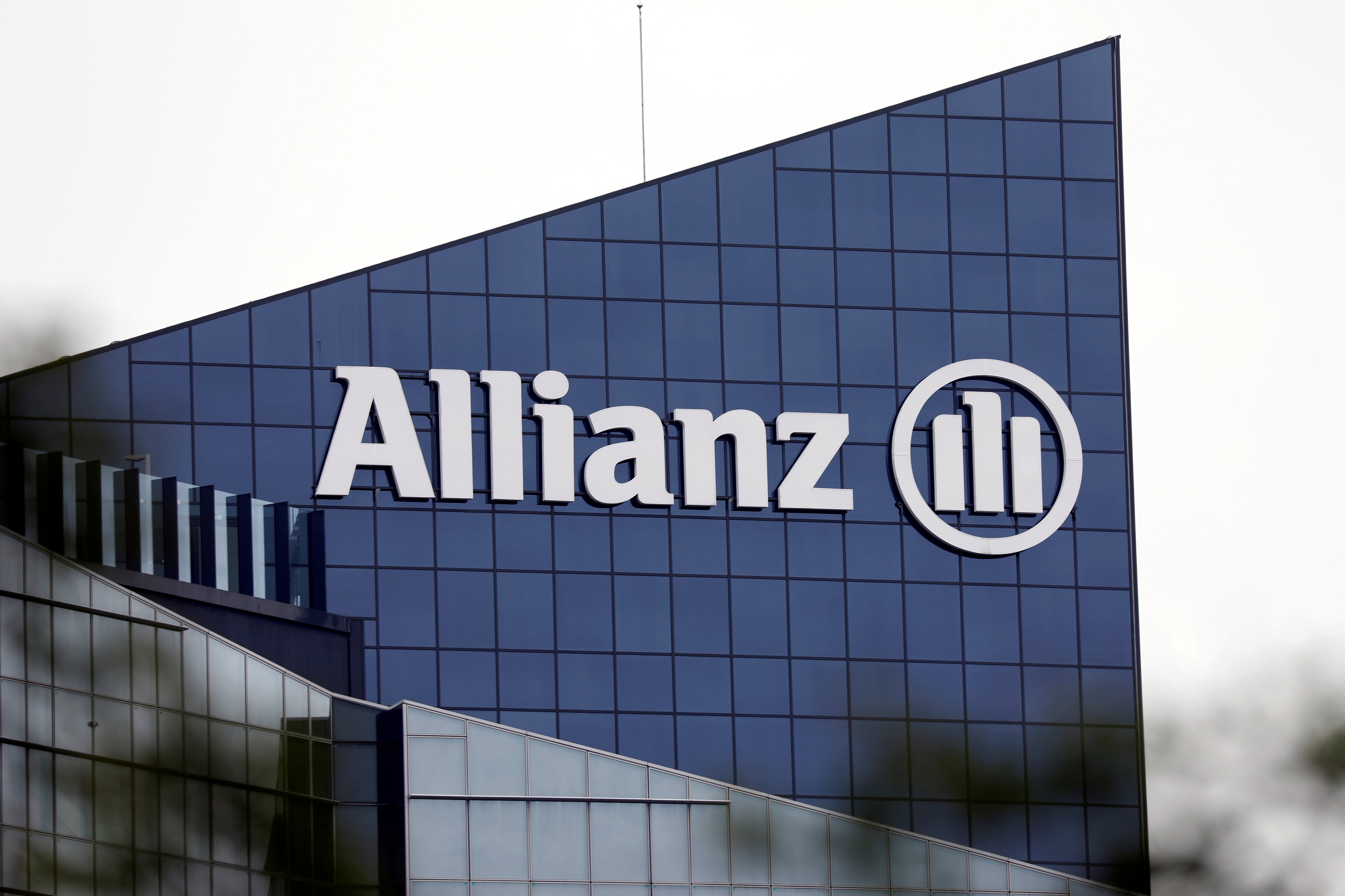 Edificio de Allianz en La Defense, cerca de París.