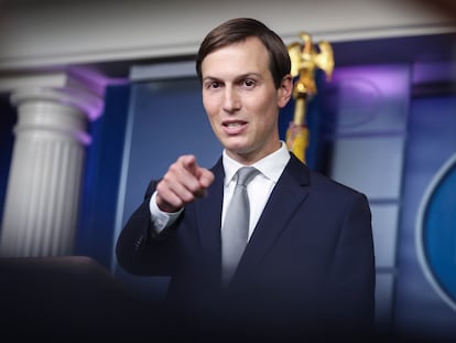 Jared Kushner, asesor y yerno de Donald Trump, da la palabra este jueves a los periodistas en la Casa Blanca.