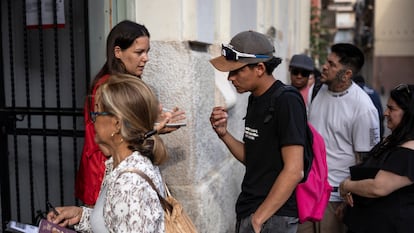 Migraciones pide apoyo a las oficinas de extranjería para evitar más retrasos en la regularización