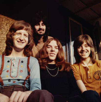 Badfinger, en Londres en febrero de 1971. De izquierda a derecha: Pete Ham (1947 - 1975), Tom Evans (1947 - 2003), Mike Gibbins (1949 - 2005) y Joey Molland, el único que todavía vive.