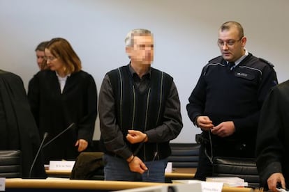 Andreas Anschlag, con la cara difuminada,hoy en el juicio.