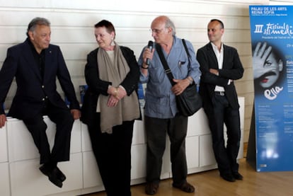 Zubin Mehta, Helga Schmidt, Carlos Saura y Francisco Negrín, ayer en el Palau de les Arts.