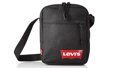 regalo barato dia del padre: bolso bandolera hombre levis