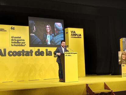 El vicepresidente de la Generalitat en funciones y candidato de ERC a la Presidencia, Pere Aragonès, en un mitin de campaña en Terrassa (Barcelona).