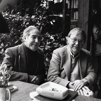 Guerrero (izquierda) y Robert Motherwell. Greenwich Village, 1979.