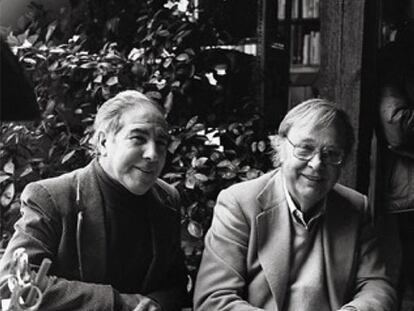 Guerrero (izquierda) y Robert Motherwell. Greenwich Village, 1979.