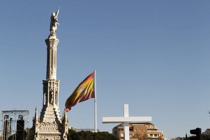 Preparativos para la Fiesta de las Familias que se celebrará mañana, presidida por el cardenal arzobispo de Madrid, Antonio Mª Rouco Varela.